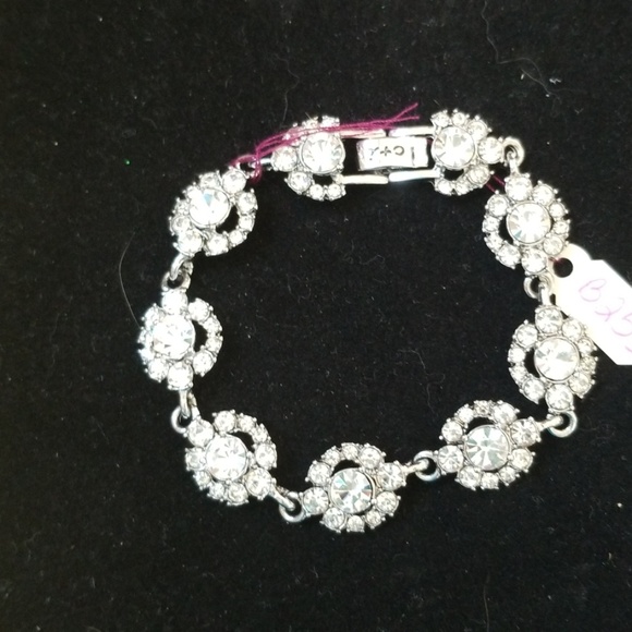 Statement bracelet bridal collection Chloe and Isabel faux diamond detail - Picture 1 of 3